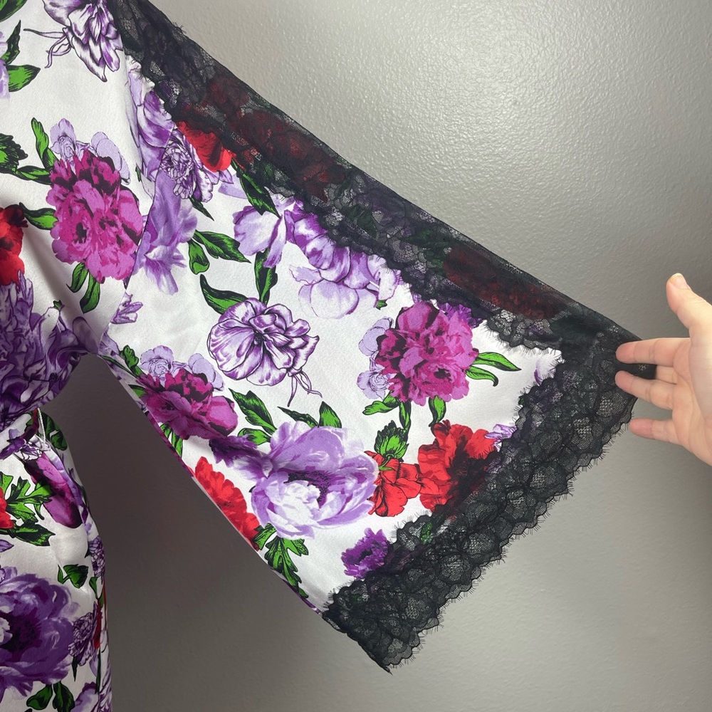NWT Victoria's Secret Lace Inset Floral Black Pink Lace Robe Medium Large - Picture 6 of 10
